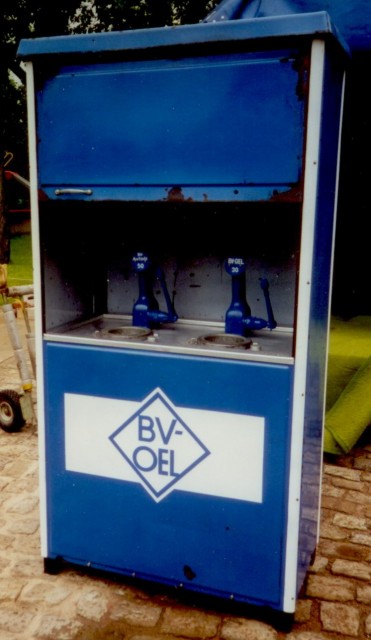 BV-Ölkabinett, 2 Pumpen
frühe 50er Jahre