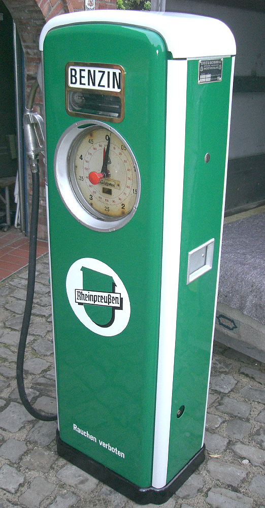 Benzin-Zapfsäule, Hersteller: Scheidt & Bachmann Baujahr: 1949