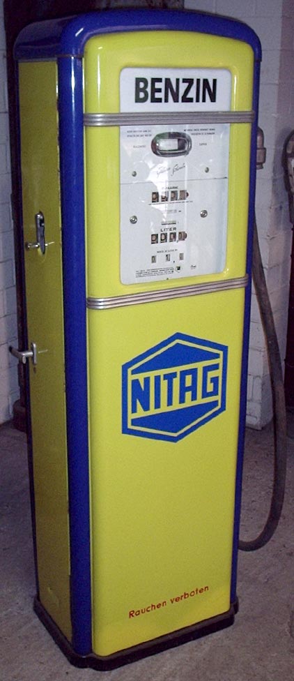 Benzin-Zapfsäule von Gilbarco Schwelm Baujahr:: 1951