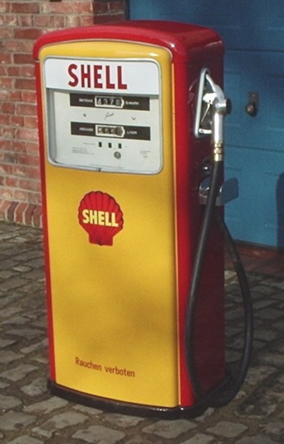 Benzin-Zapfsäule ,Hersteller: Gilbarco Schwelm Baujahr: 1962
